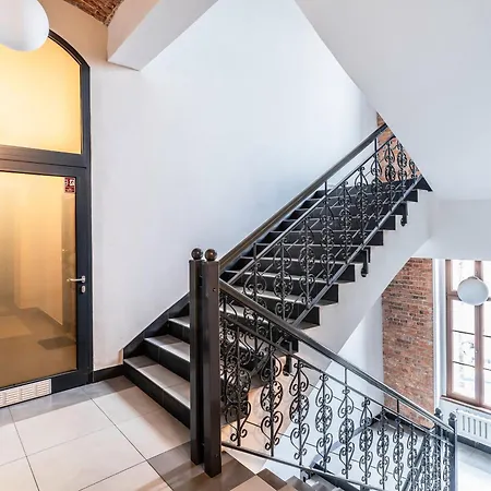 Z Osobna Sypialnia W Pieknej Kamienicy W Centrum ヴロツワフ